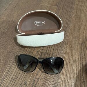 Coach sunglass with box